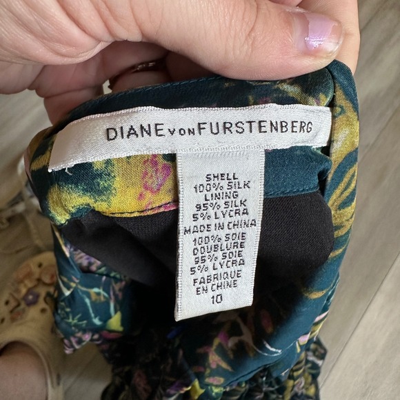 Diane Von Furstenberg Pialla Silk Dress Womens 10 Midsummer Night Floral Chiffon - Picture 9 of 9